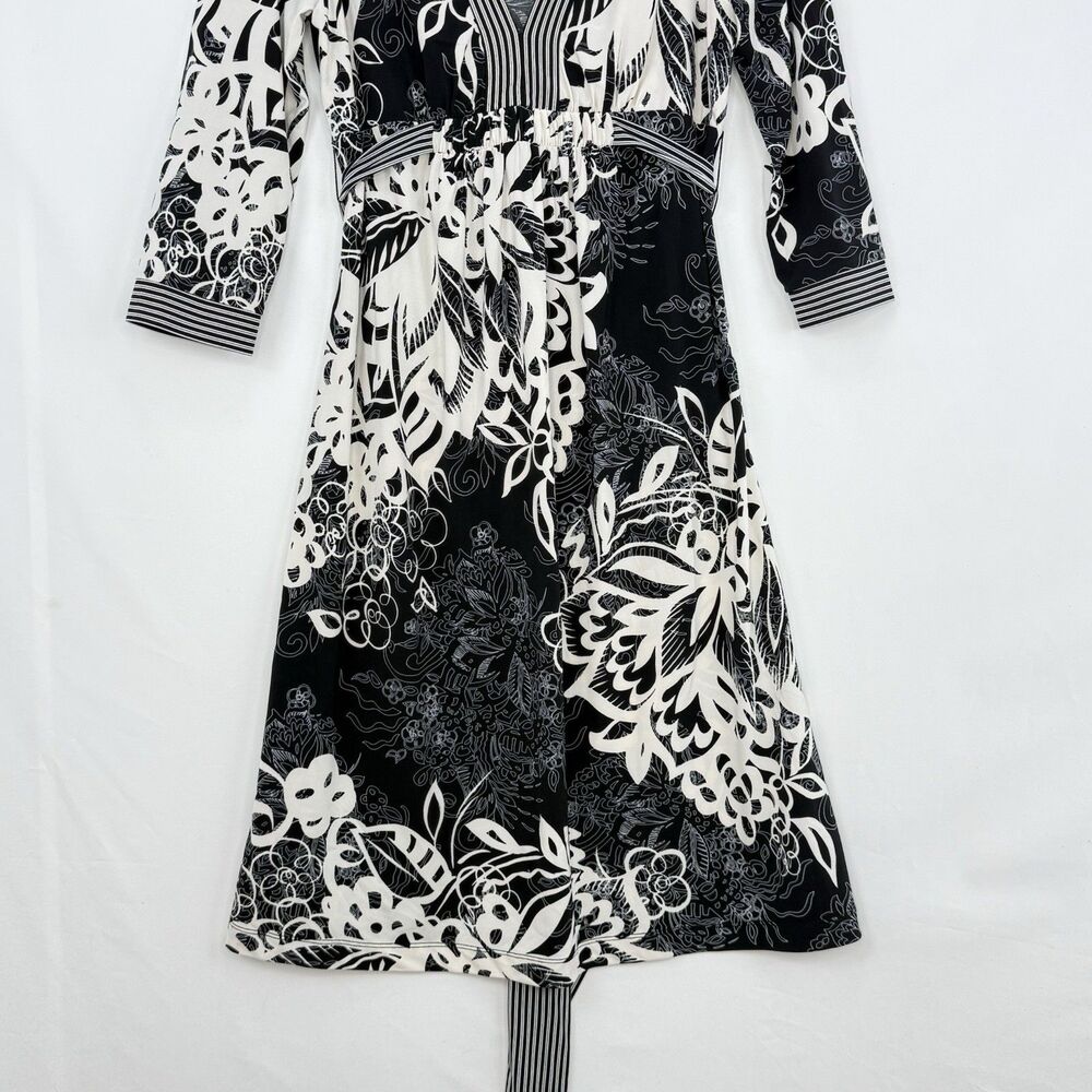 BCBGMAXAZRIA Dress Women's Médium Black Floral V Neck Belted Jersey 3/4 Sleeve - Picture 9 of 16